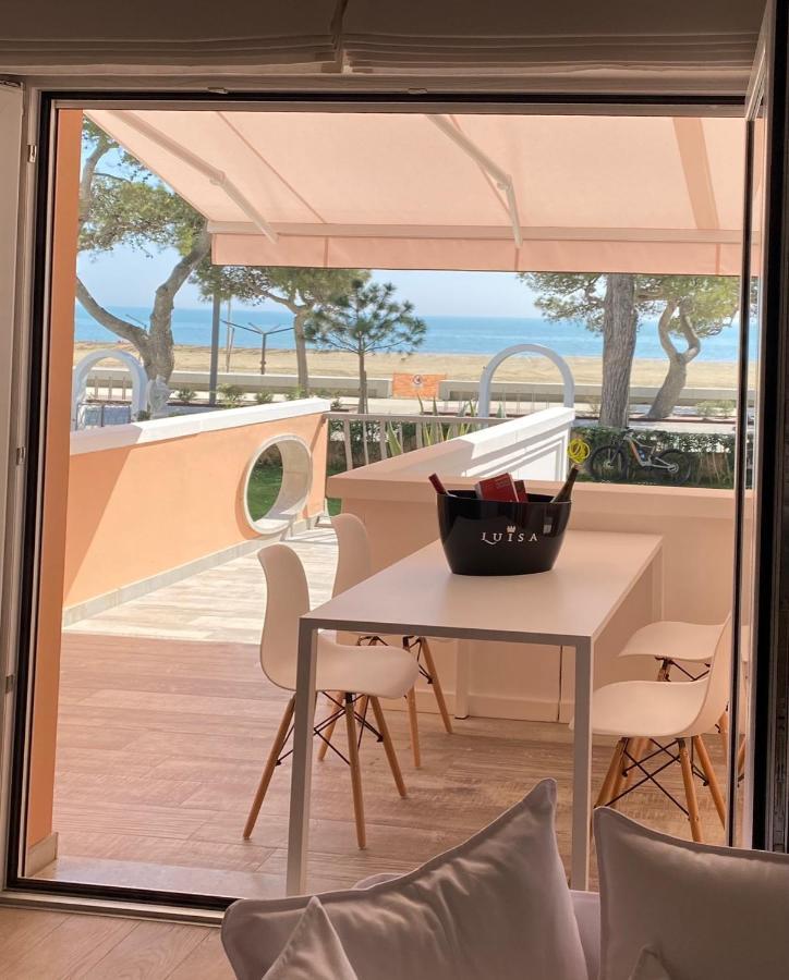 Appartamento Fronte Mare Villa Lory Lignano Sabbiadoro Eksteriør billede